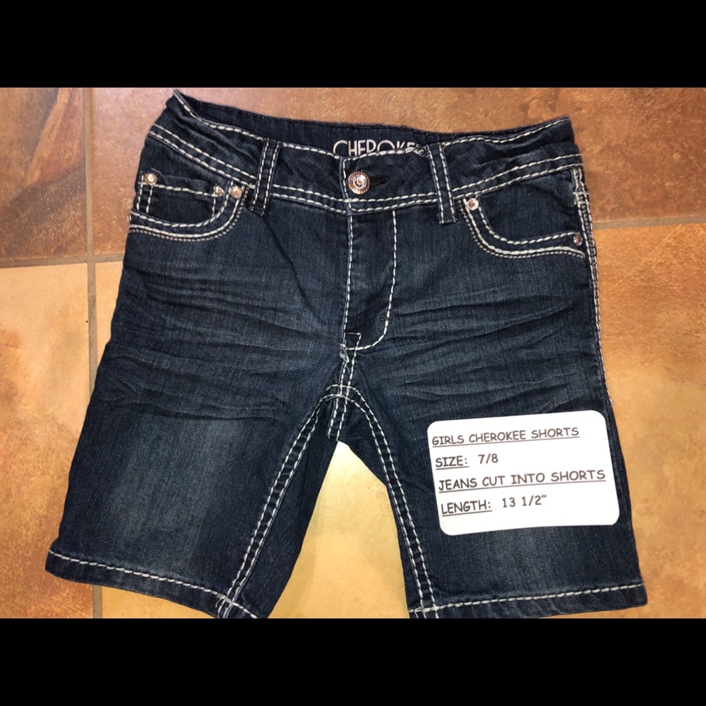 CHEROKEE SHORTS - GIRLS - SIZE MEDIUM